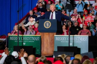 12月24日外盘头条：美国消费者信心连续第五个月下滑 金银连续两日刷新历史新高 特朗普提美联储主席必要条件