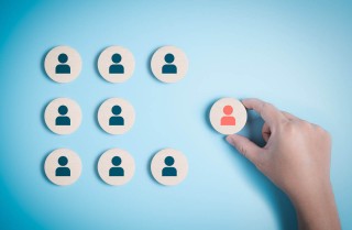 阿里内部“通网拆墙”：调整转岗机制，吴泳铭喊话要重新创业