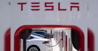 特斯拉高管表示正在加紧招聘，以支持马斯克扩大太阳能战略