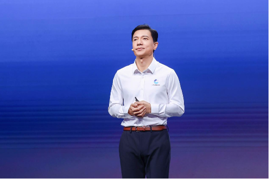 “DeepSeek不是万能的”……李彦宏,释放了6个AI信号 第1张 “DeepSeek不是万能的”……李彦宏,释放了6个AI信号 第1张