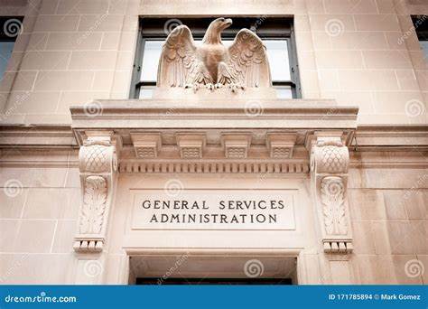 外盘头条：美制定首批贸易谈判优先名单 纽瓦克机场雷达屏幕再现故障 美国考虑赋予格陵兰岛特殊地位  第5张