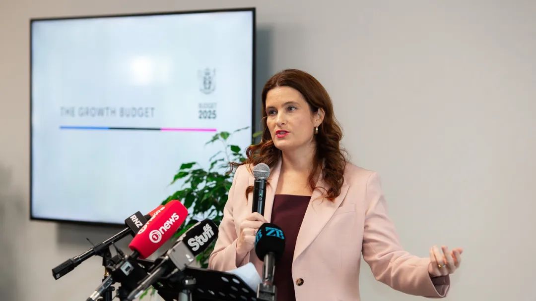 纽币NZDUSD正面硬刚全球宏观炸弹:新西兰预算案护航VS美联储冷水 第2张 纽币NZDUSD正面硬刚全球宏观炸弹:新西兰预算案护航VS美联储冷水 第2张