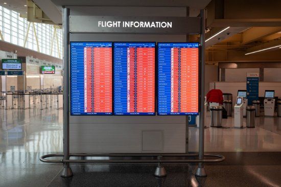 强烈冬季风暴冲击未消 美国多地航班持续大规模取消 第1张 强烈冬季风暴冲击未消 美国多地航班持续大规模取消 第1张