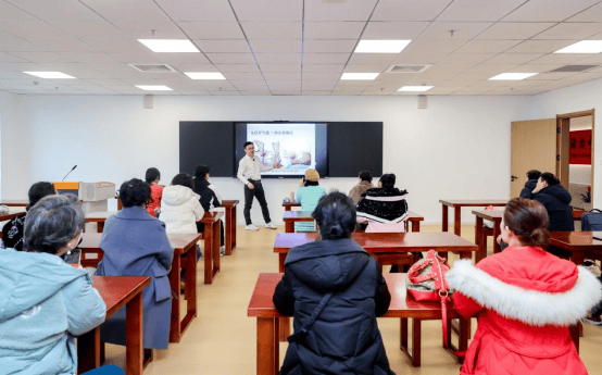 瑞众保险携手秦淮老年大学 打造“保险+”生态赋能新样本 第3张 瑞众保险携手秦淮老年大学 打造“保险+”生态赋能新样本 第3张